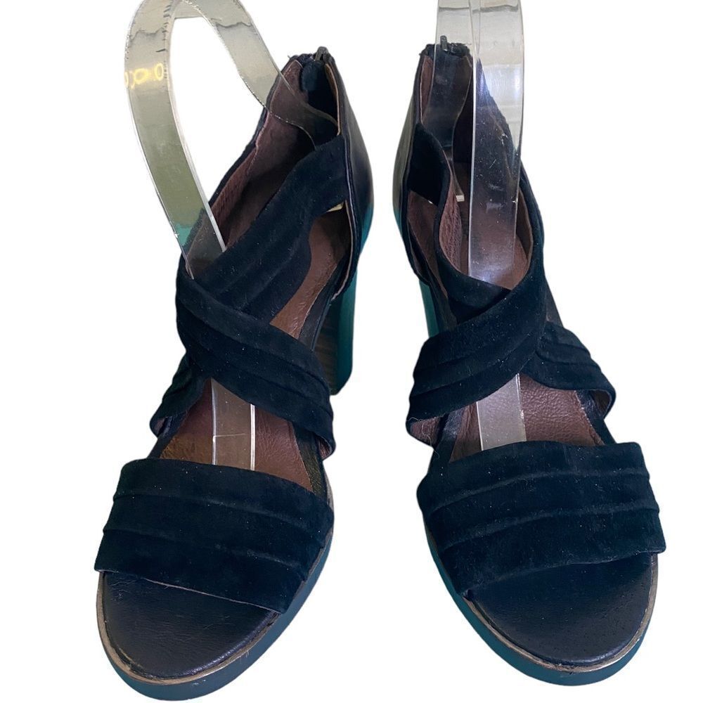Tommy Bahama Lalai Black Leather and Suede Crisscross Chunky Block Heel Sandal - Picture 6 of 16